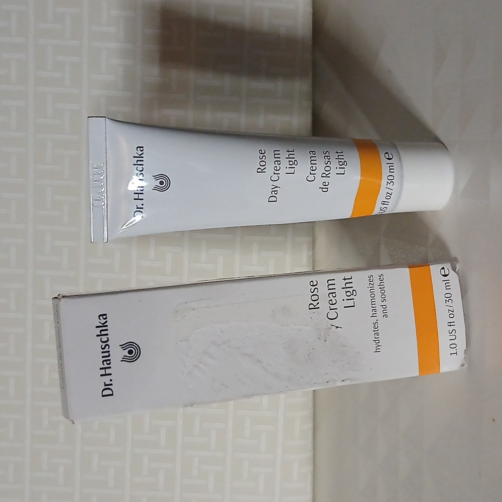 Dr Hauschka Rose Day Cream Light - 1 Oz